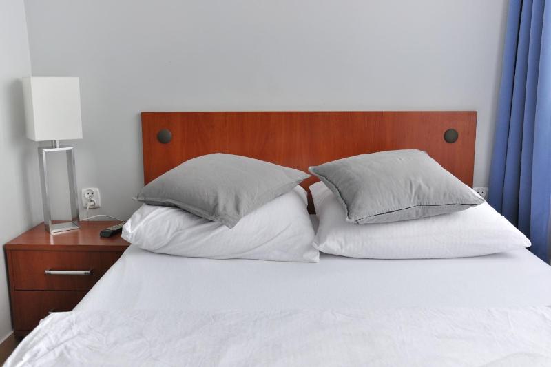 Single Room image 3