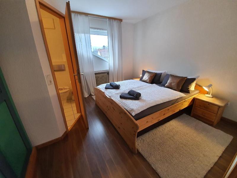 Large Double Room image 4