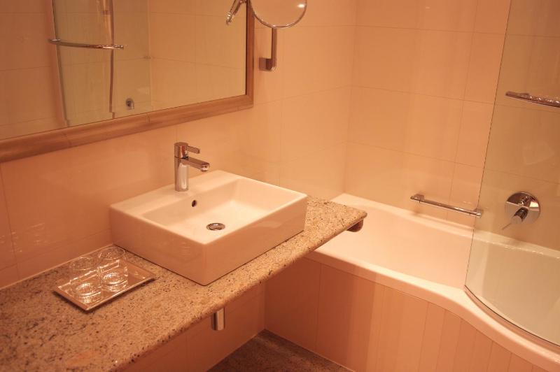 Executive Junior Suite image 3