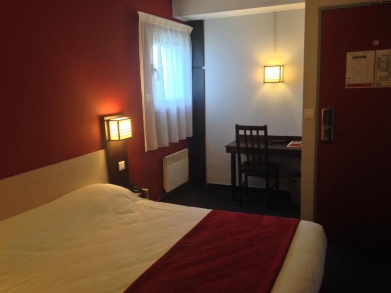 Double Room image 4