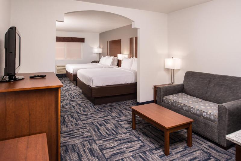 Queen Suite image 2