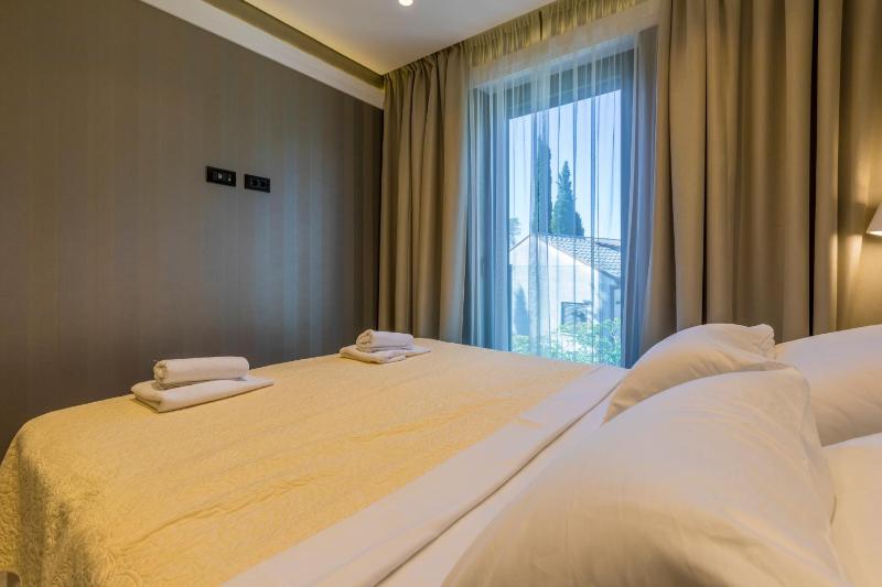 VILLA FRAN - DELUXE PENTHOUSE SUITE with private pool # 4 - image 18