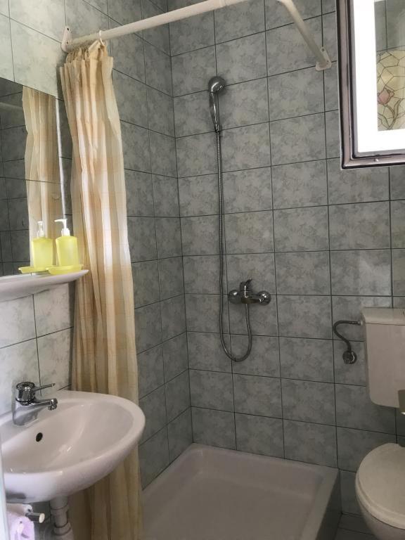 Apartment with Terrace image 4