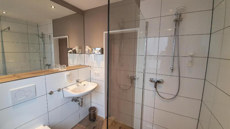 Standard Double Room image 2