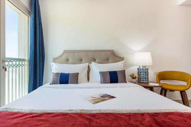 One-Bedroom Apartment image 4
