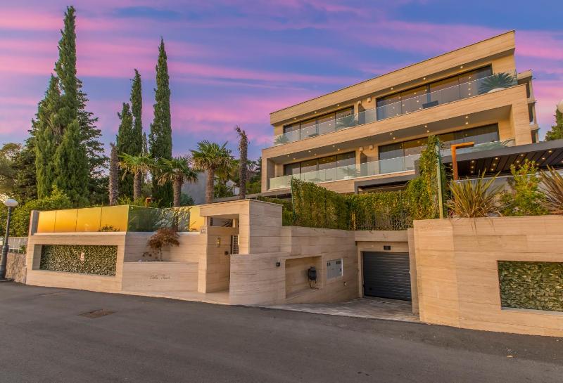 BEACH FRONT VILLA FRAN - DELUXE PENTHOUSE SUITE with private pool - image 44