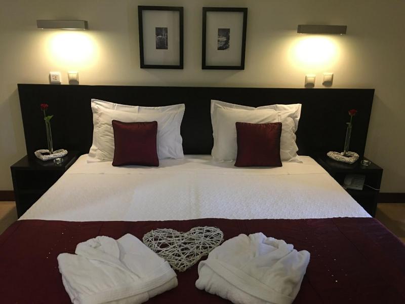 Double Room with Romantic Package image 4