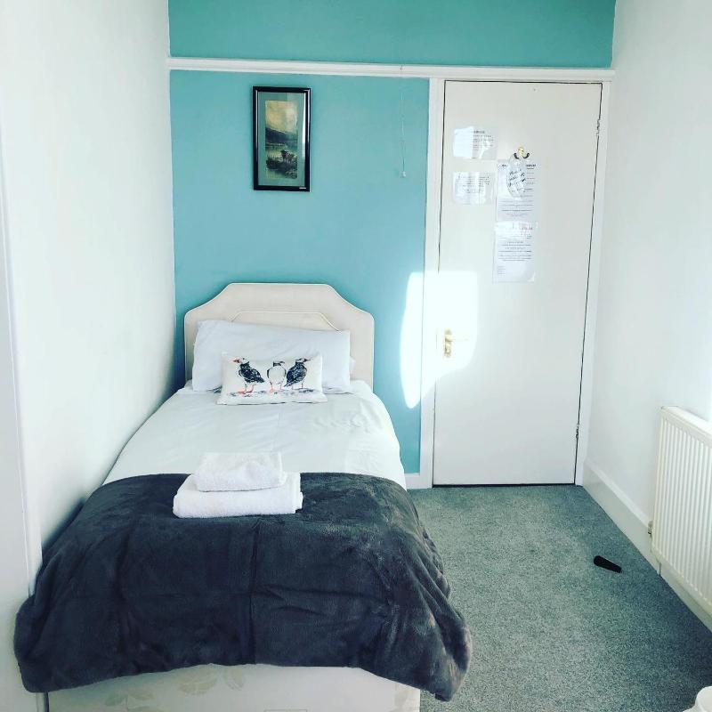 Single Room with Sea View image 3