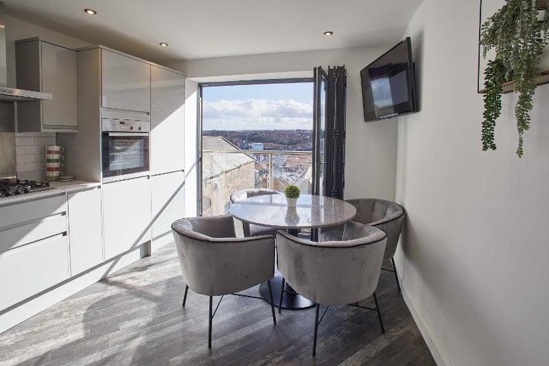 Host & Stay | The View Hudsons Yard House - image 1