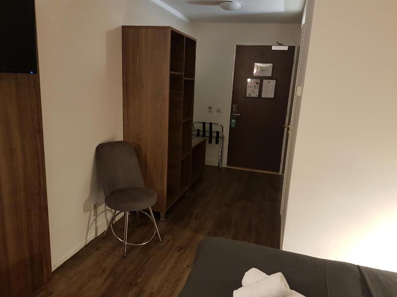 Deluxe Double Room image 4