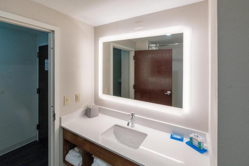 Standard Room image 2