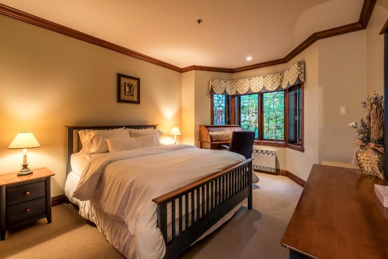 Bondurant by Tremblant Platinum - image 5