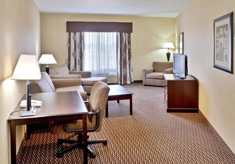 One-Bedroom King Suite image 3