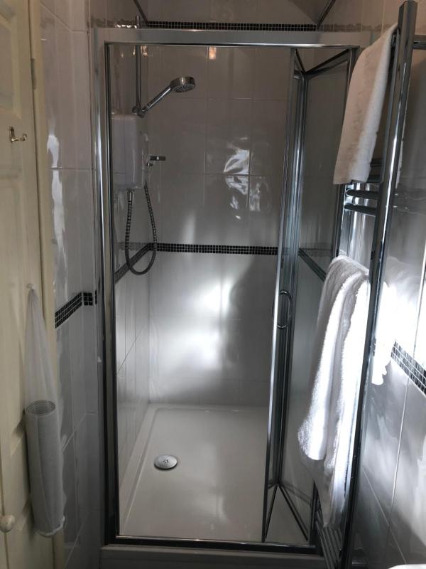 Small Double Room image 2