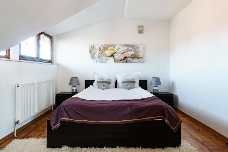 Apartment with Mountain View image 3