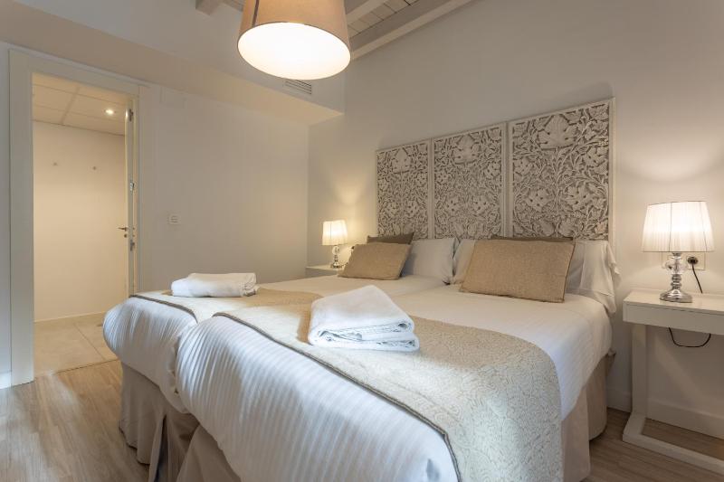 One-Bedroom Apartment (2 -4 Adults) image 1
