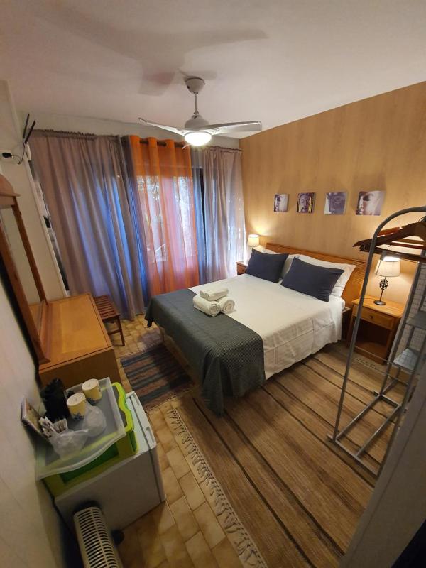 Double Room with Private Bathroom image 2