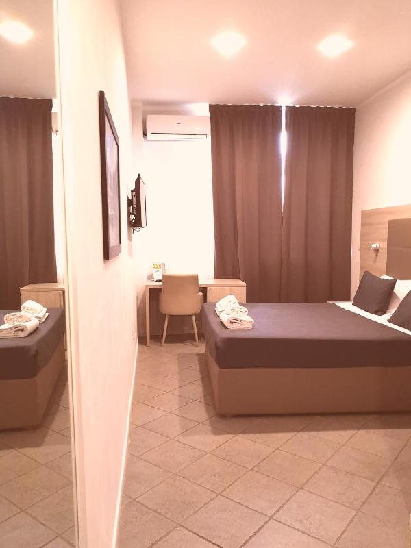 Academy Hotel - image 11
