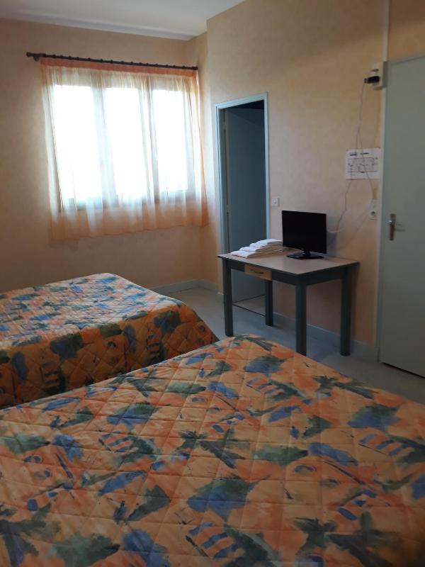 Premium Quadruple Room image 3