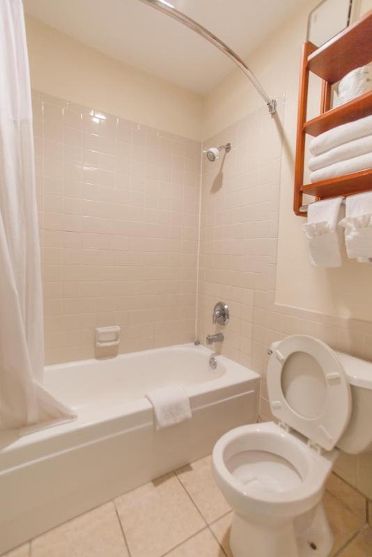 Double Room with Two Double Beds - Smoking image 3