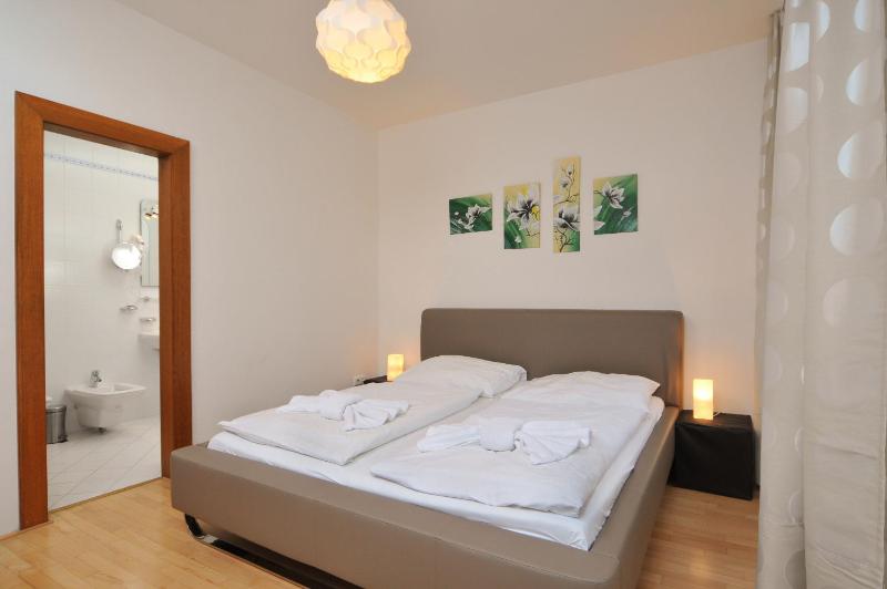 Three Room Apartment (6 Adults) image 2