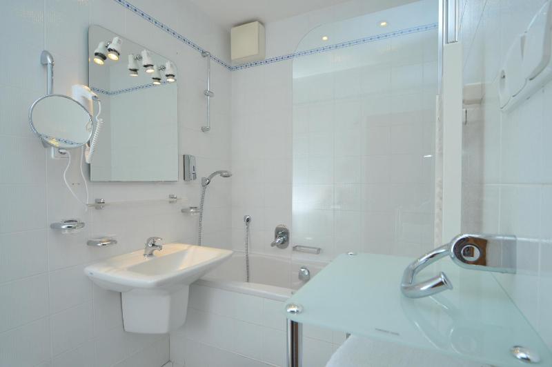 Apartment with Terrace (6 Adults) image 3