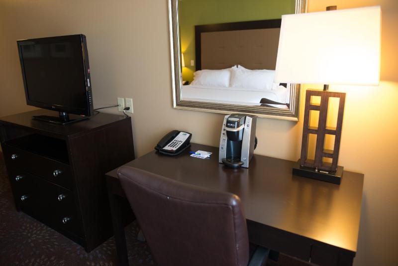 Standard King Room image 1