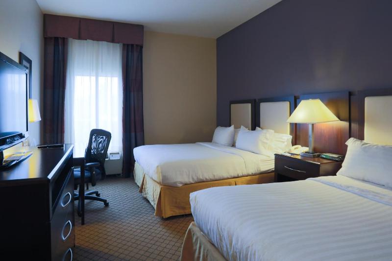 Standard Room with Two Queen Beds image 3