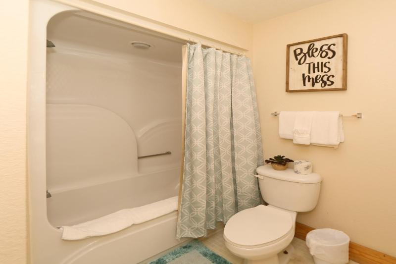 Roomy Chalet for your perfect Mountain getaway - image 35