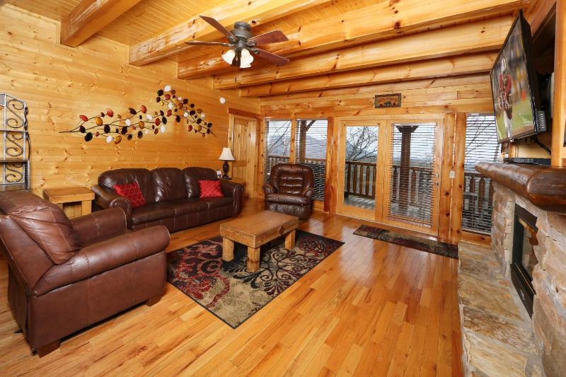 Eight-Bedroom House image 2