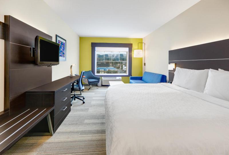King Room with Mountain View - Non-Smoking image 2