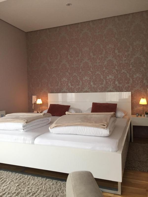Double Room image 3