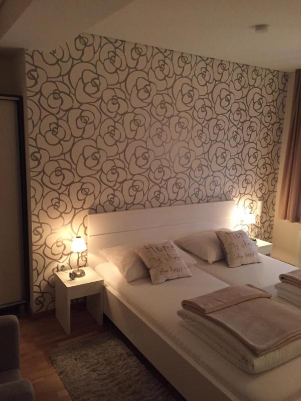 Double Room image 4