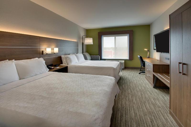 Standard Room with Two Queen Beds image 3