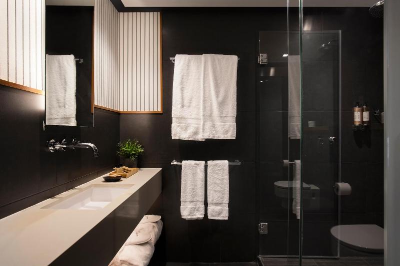 Standard Triple Room (2 Adults + 1 Child) image 4