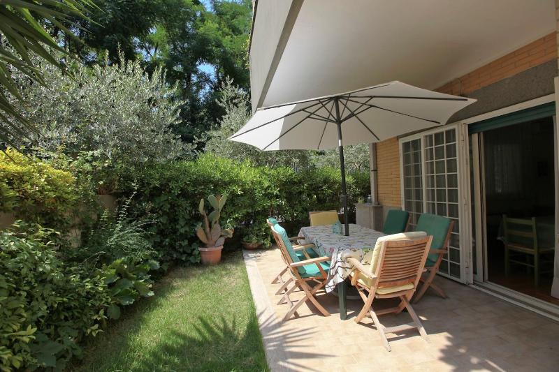 Apartment with Garden View image 3