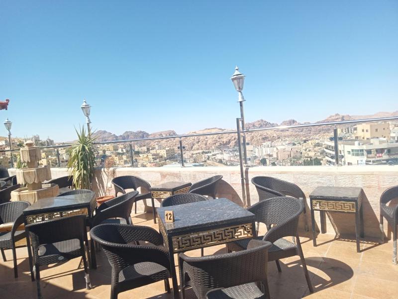 Petra Visitors Hotel - image 11