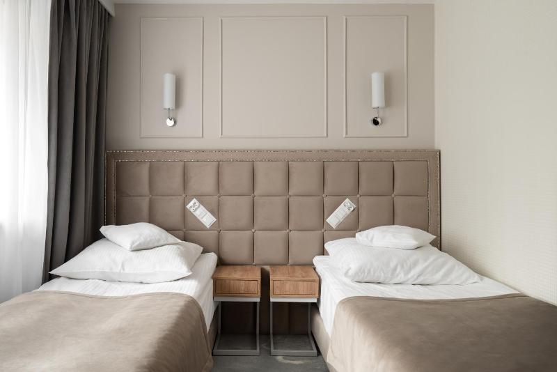 Large Single Room image 4