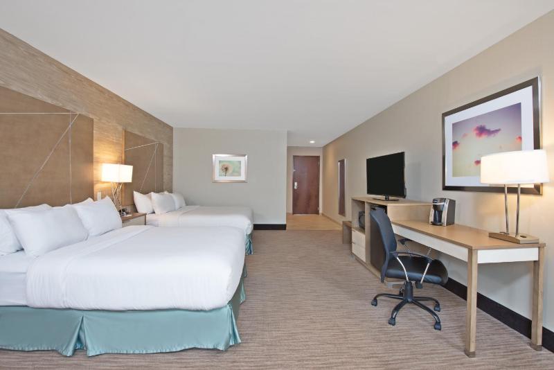 Standard Room with Two Queen Beds image 3