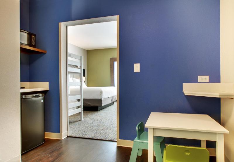 King Kids Suite - Non-Smoking image 2