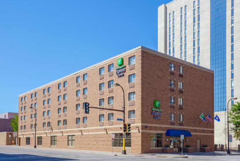 Holiday Inn Express Hotel And Suites Minneapolis Downtown By IHG - image 9