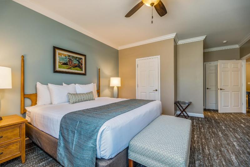 Two-Bedroom Suite image 4
