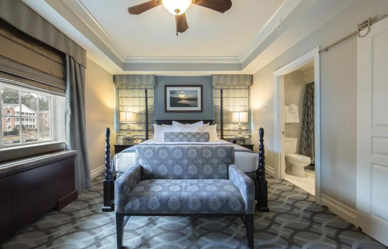 One-Bedroom King Suite image 2