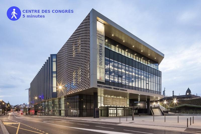 One-Bedroom Apartment image 4