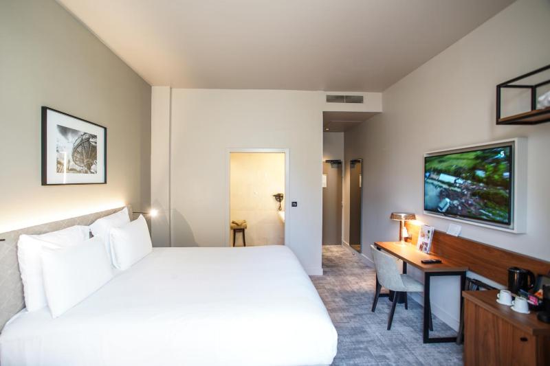 2 Rooms Nearby  image 3