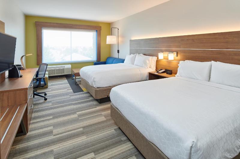 Suite with Two Beds - Non-Smoking image 1