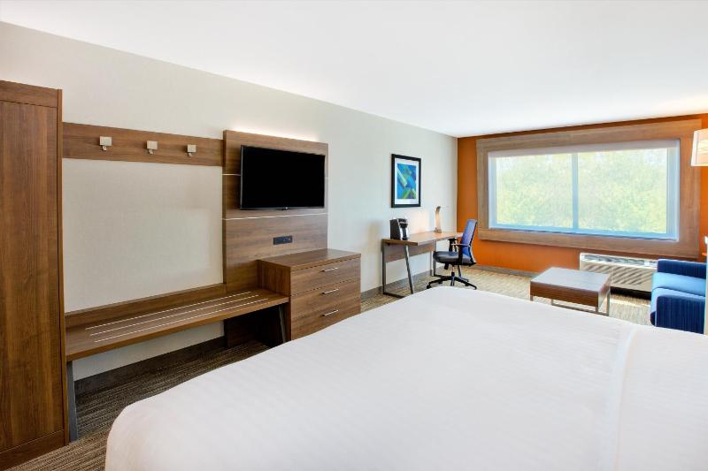 King Room image 3
