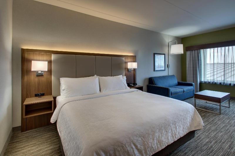 King Suite with Sofa Bed image 2