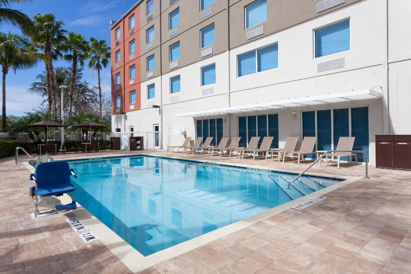 Holiday Inn Express Hotel and Suites Fort Lauderdale Airport Cruise Port By IHG - image 31