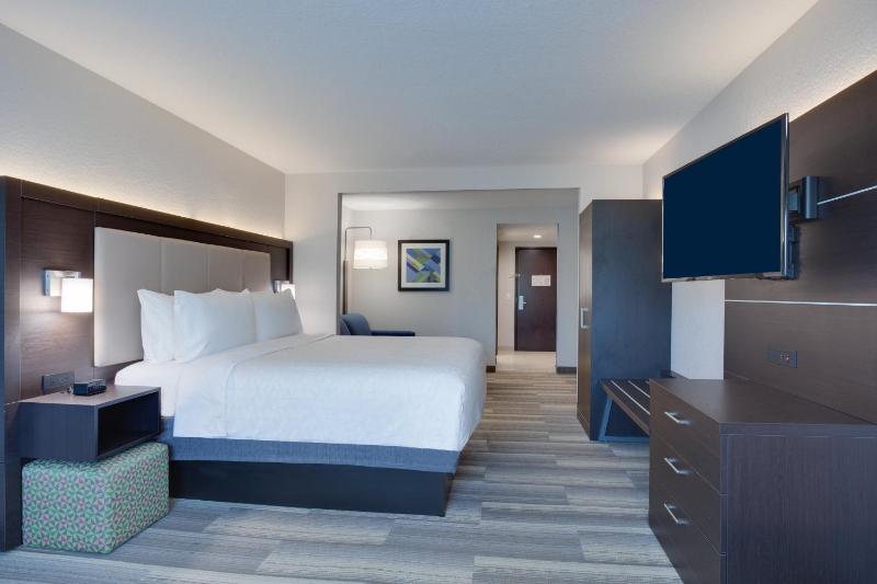 Holiday Inn Express Hotel and Suites Fort Lauderdale Airport Cruise Port By IHG - image 33